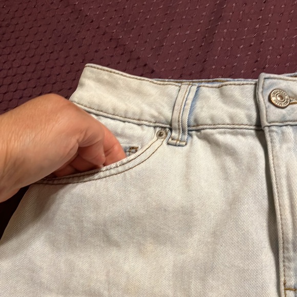 Jean shorts by Rewash size 5   Or 27. Preowned. Destressed, ripped - Picture 4 of 8